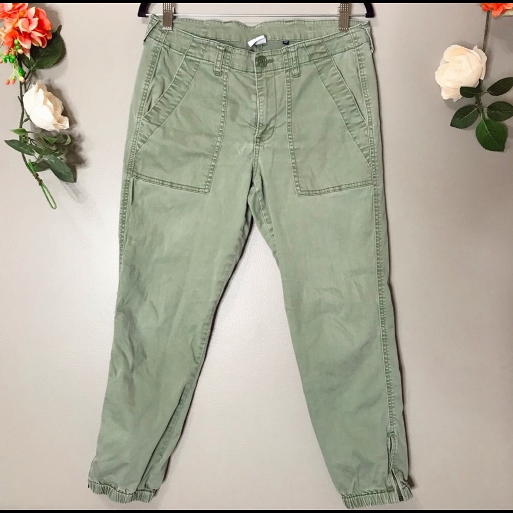 CAbi Traveler Pant Size 8